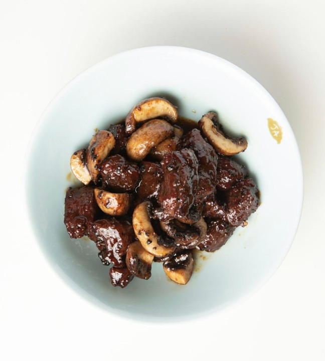 30)蜜椒蘑菇安格斯牛柳粒 Honey Black Pepper Angus Beef with Mushrooms