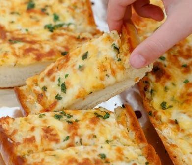 Garlic Bread w/Cheese
