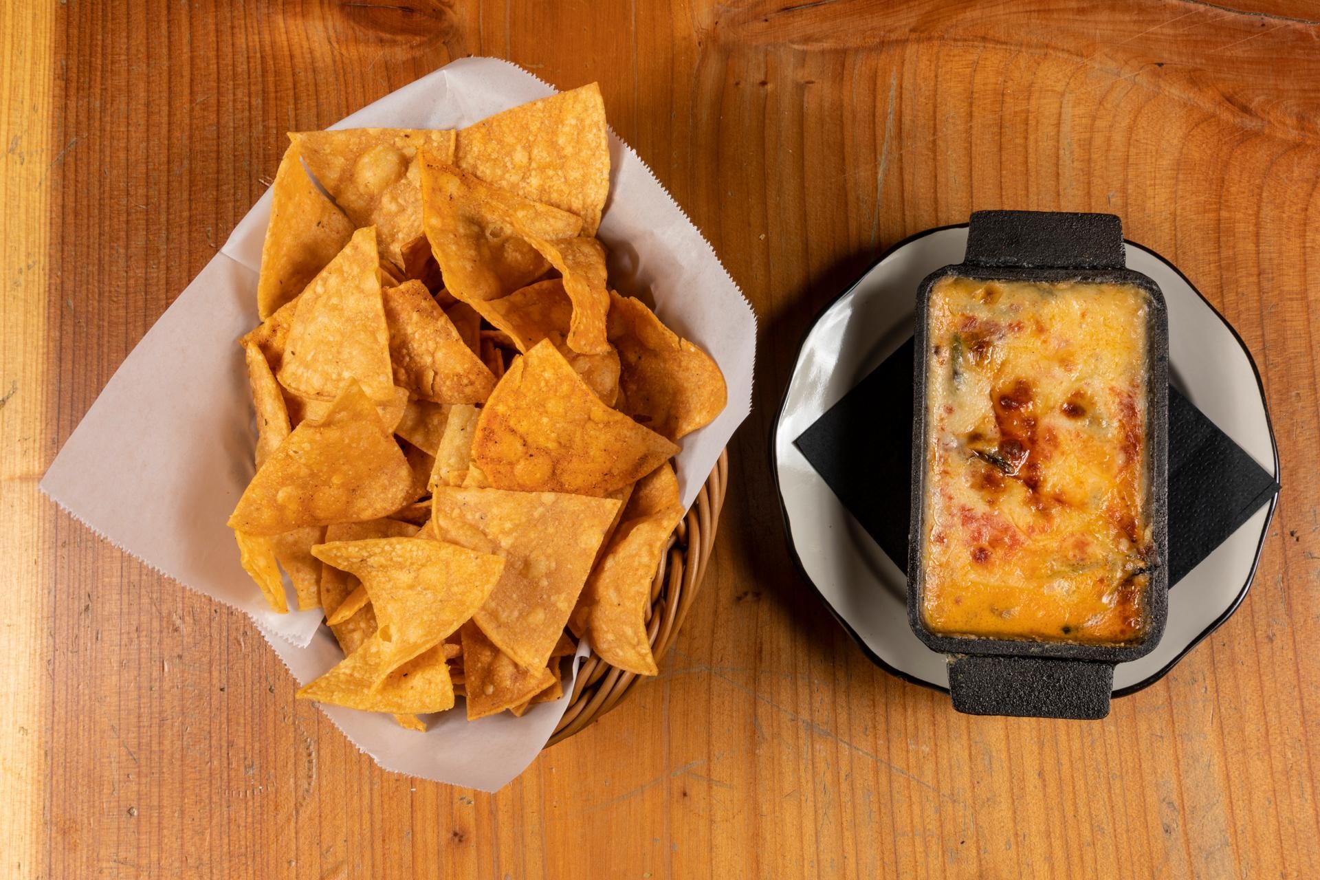 QUESO FUNDIDO + BASKET OF CHIPS