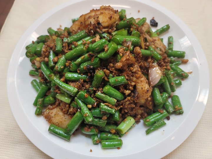 S18 家乡炒斑球Stir-Fried Fish Fillet with Chopped String Beans