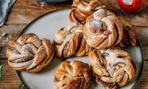 Cinnamon Knots