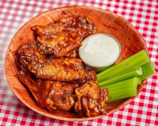 8 Pc BBQ Wings w/ Celery & Blue Cheese
