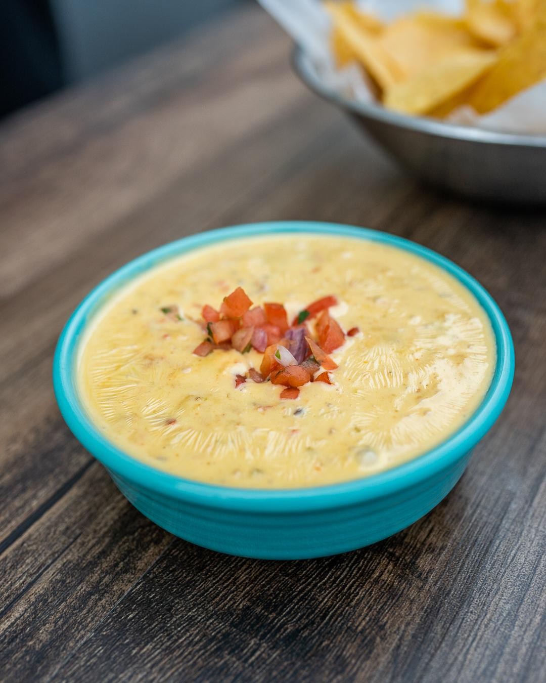 Queso Salsa & Chips