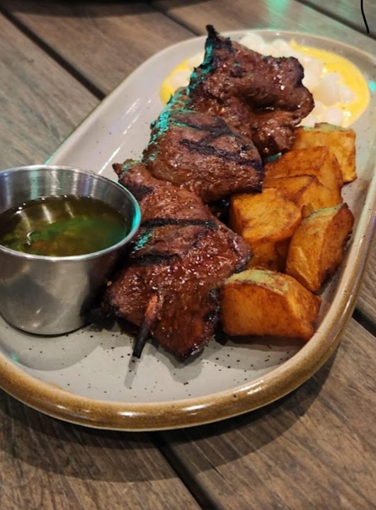 ANTICUCHOS