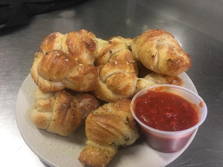 Garlic Knots with Red Sauce