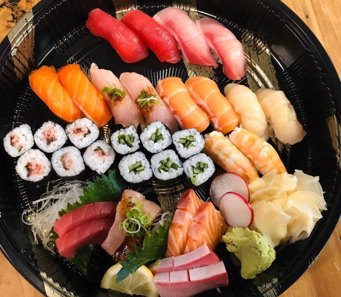Sushi Tray D (2-3 people)*