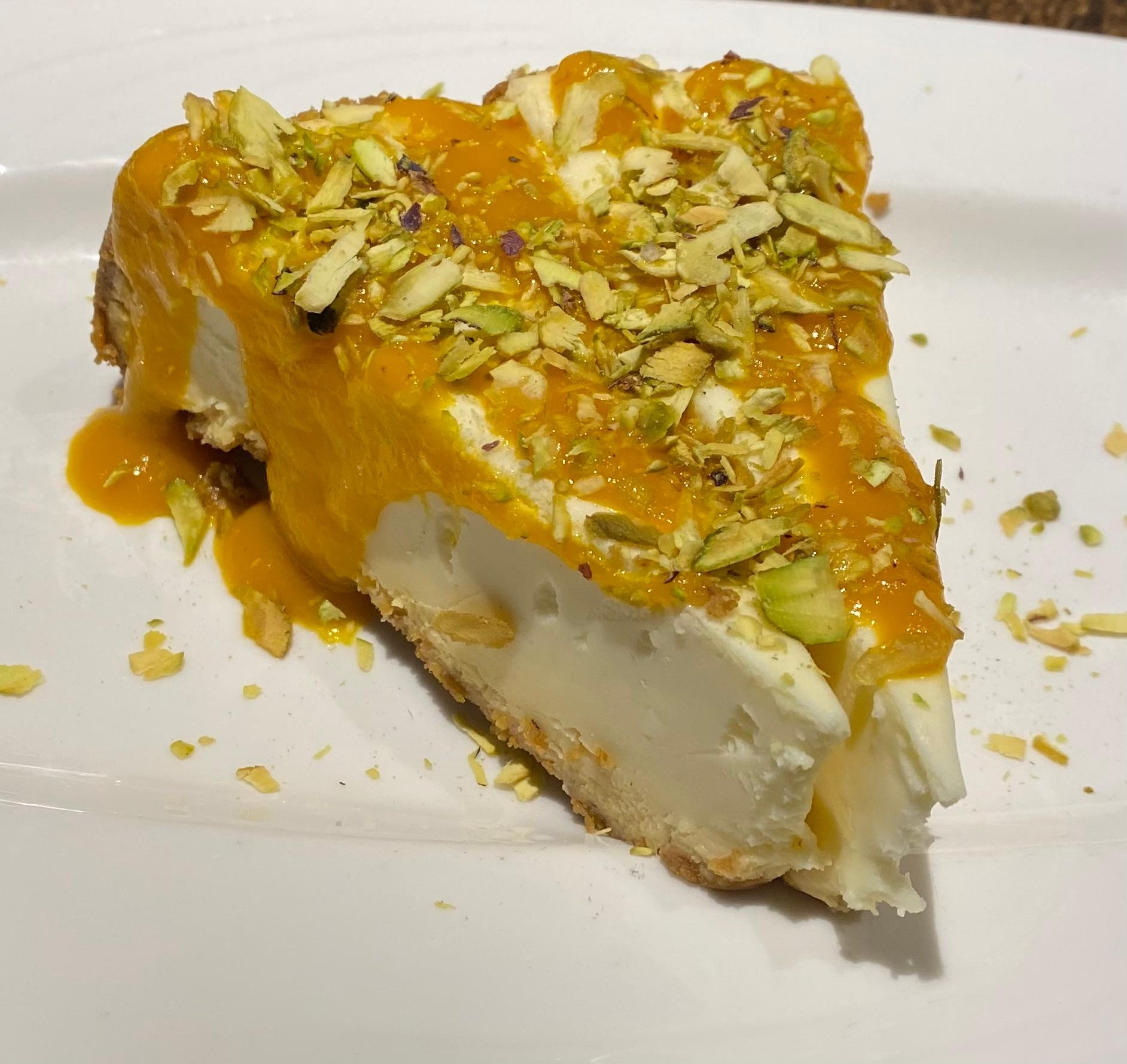 Mango pistachio cheesecake(1 slice)