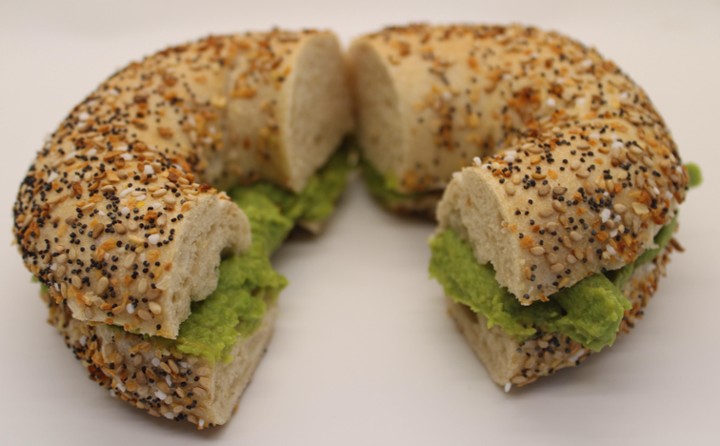 BAGEL W/ AVACADO SPREAD