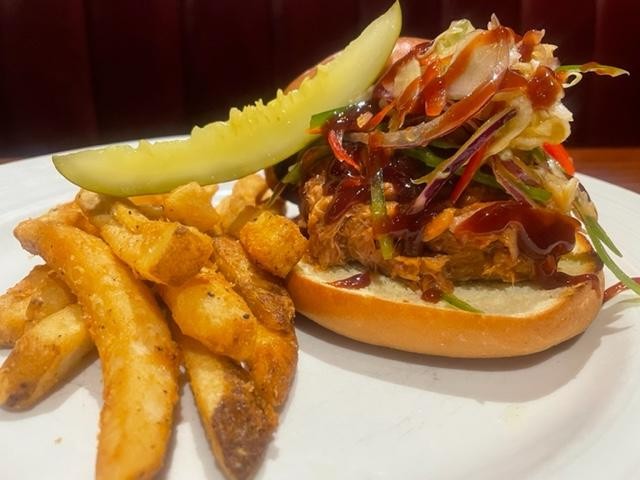 PULLED PORK SANDWICH