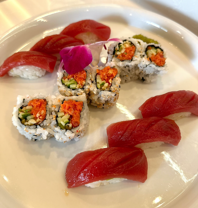 Tuna sushi & roll Combo*