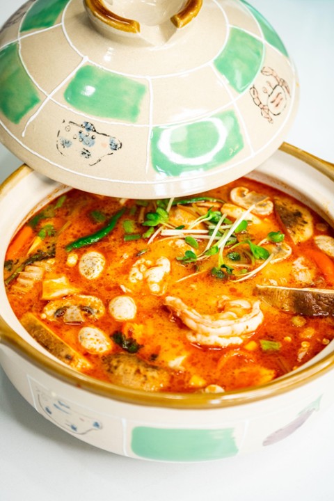 Tom Yum Koong (Shrimp lemongrass spicy & sour soup)