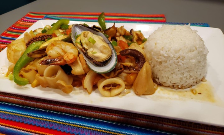 Saltado de Mariscos