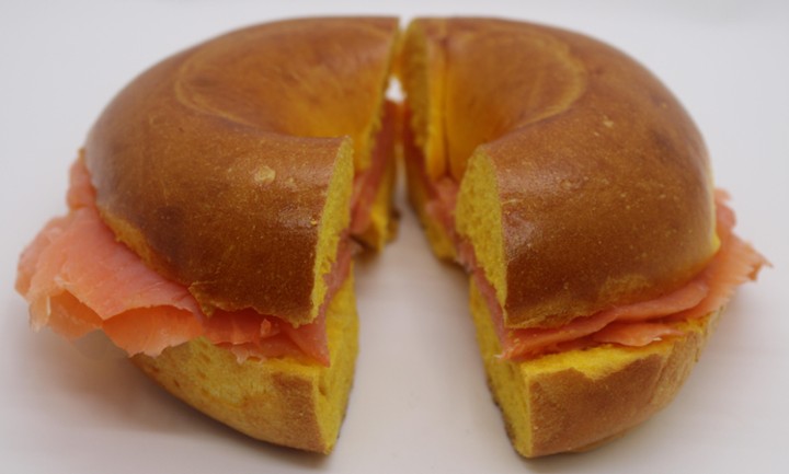 BAGEL W/ LOX