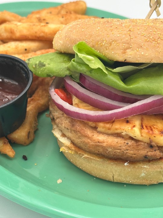 GETAWAY ISLAND CHICKEN SANDWICH