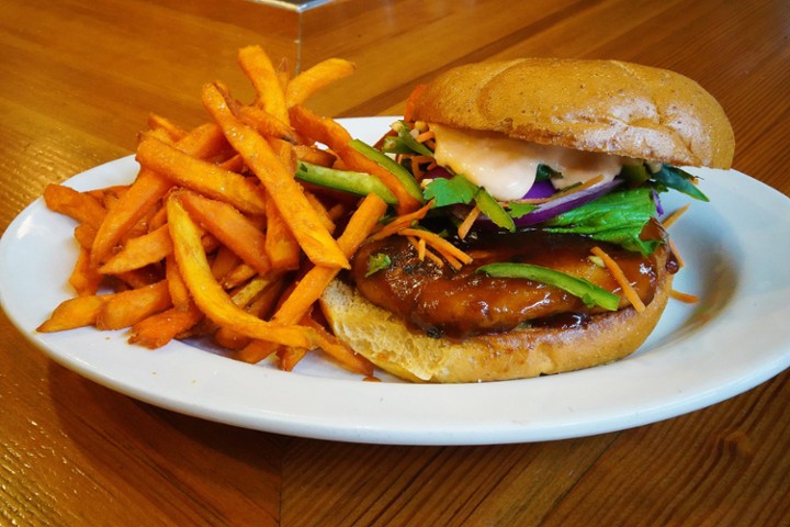 GRILLED ASIAN CHICKEN SANDWICH