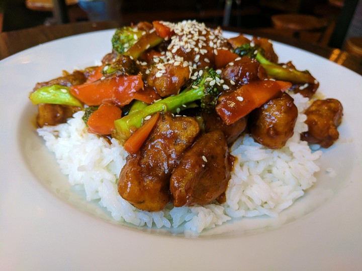 ORANGE CHICKEN STIR-FRY