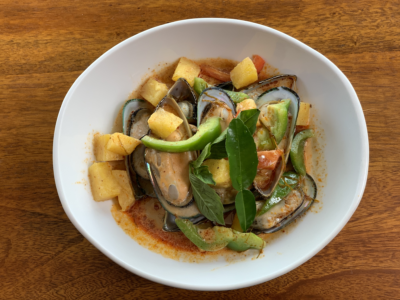 Mussel Pineapple Red curry