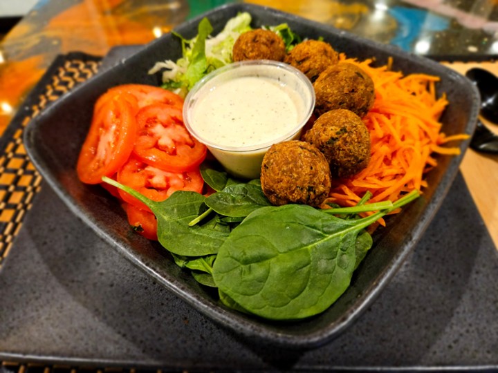 Falafel Salad w. Creamy Hummus (Gluten Free)