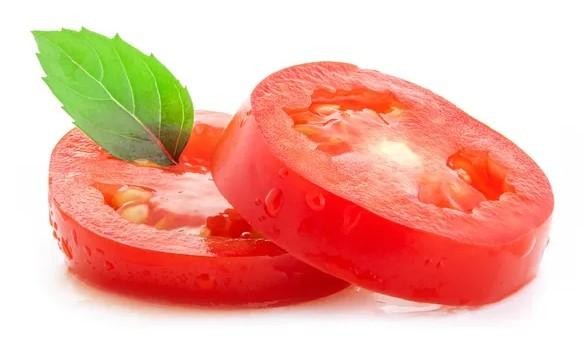 sliced raw tomato