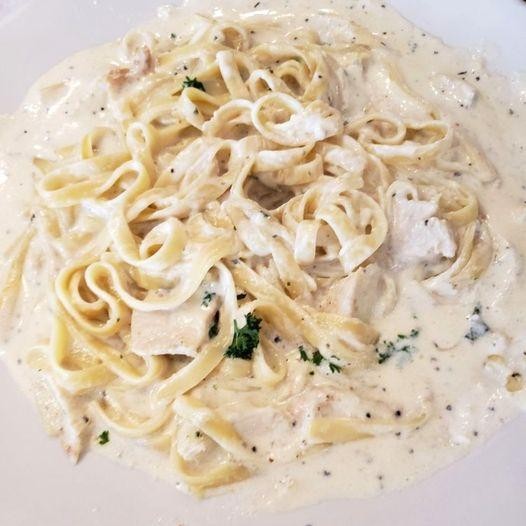 L-Fettuccinni Alfredo