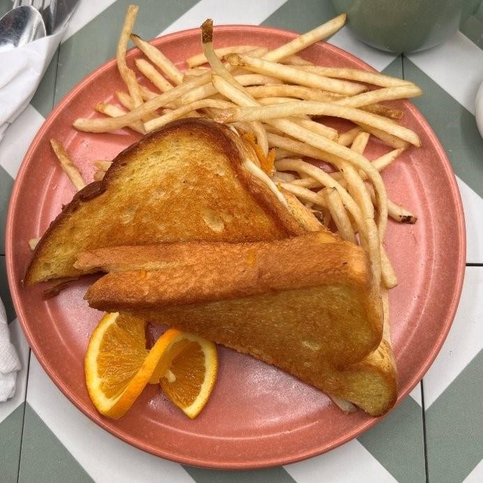 Kids Grilled Cheese & French Fries