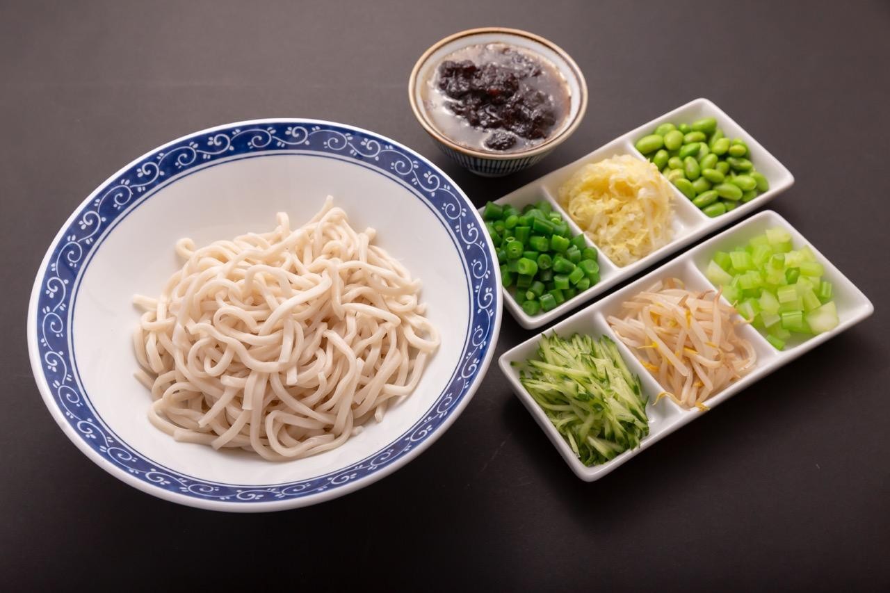 Beijing Zha Jiang Noodles 北京炸酱面