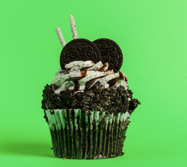 Cookies and Cream Cup Cake
