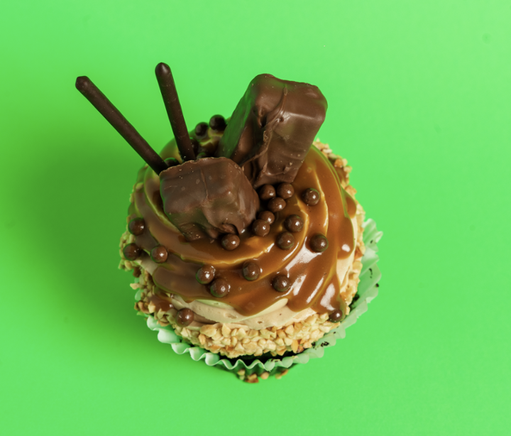Snickers Cup Cake