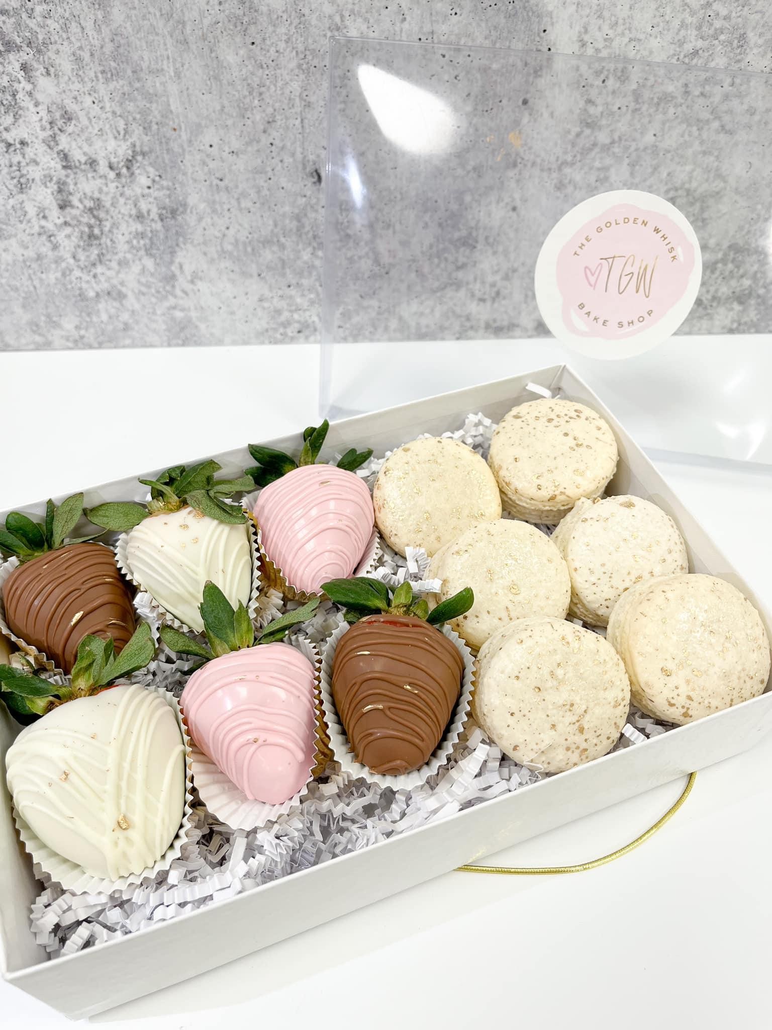 French Macaron and Strawberry Gift Set