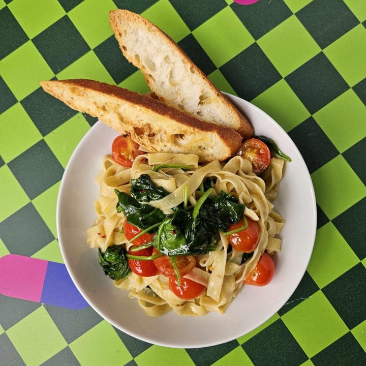 Fortunato Fettuccine - Cherry Tomatoes, Crushed Red Pepper, Garlic, Spinach, Olive, Oil, Basil