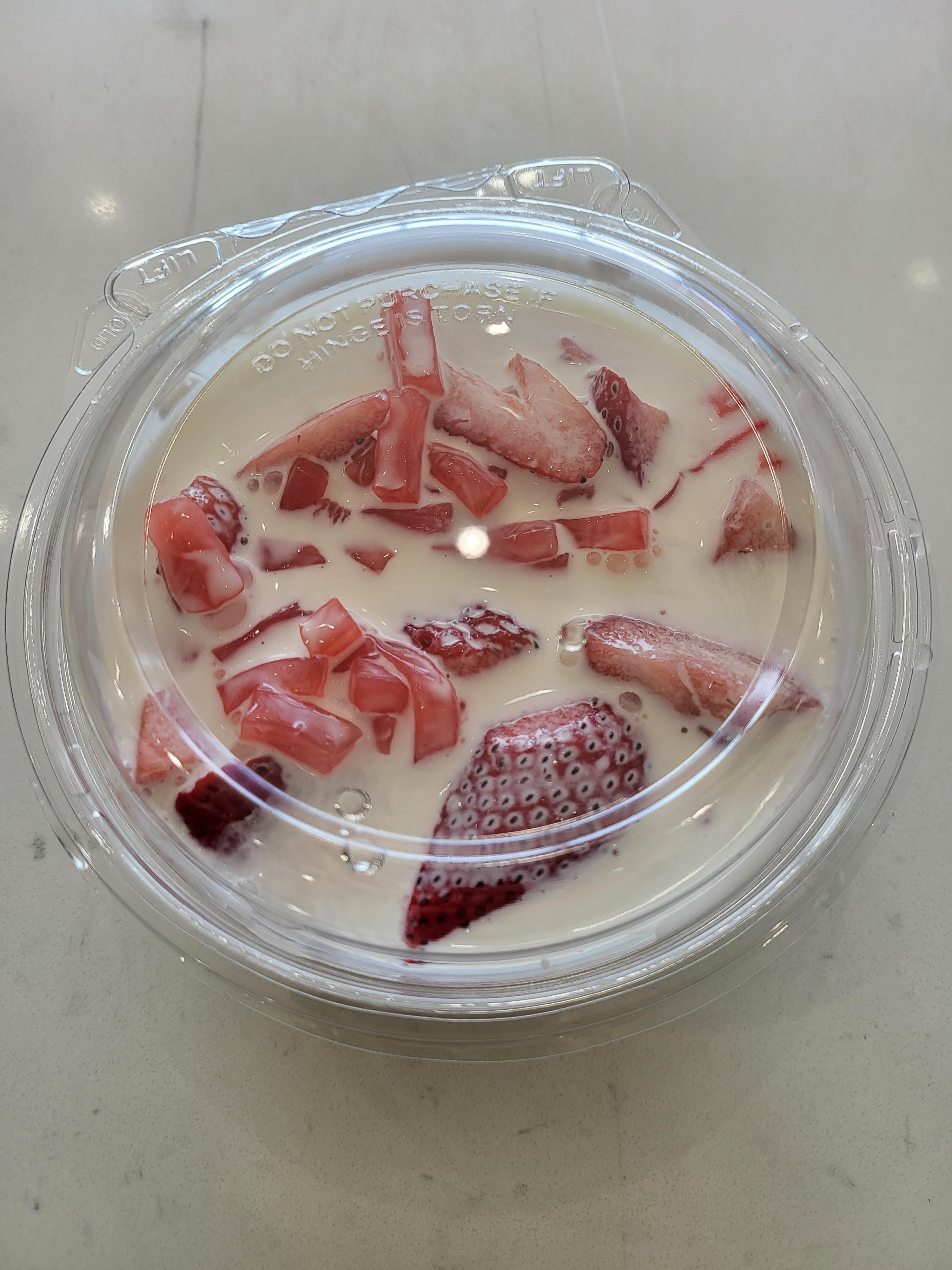 Strawberry Sago Bowl/草莓西米露