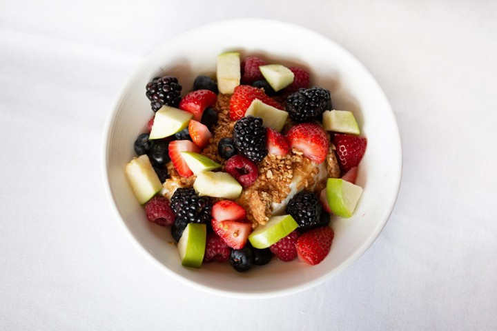 Greek Yogurt & Fruit 