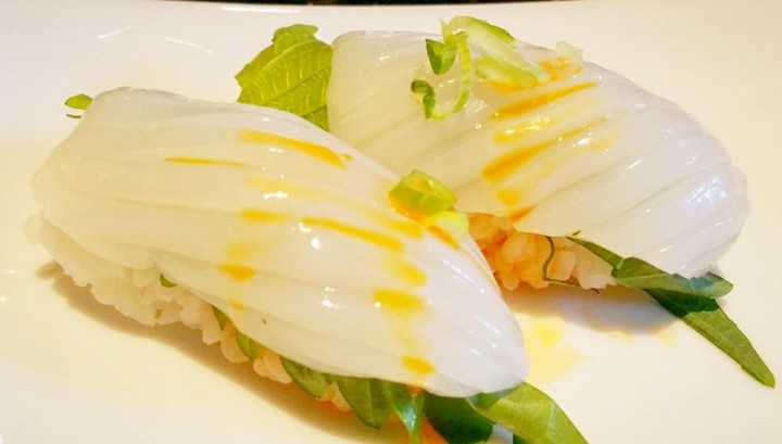 Squid/ Ika Sushi (2pcs)