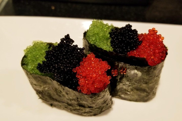 Tobiko Sushi (2pcs)