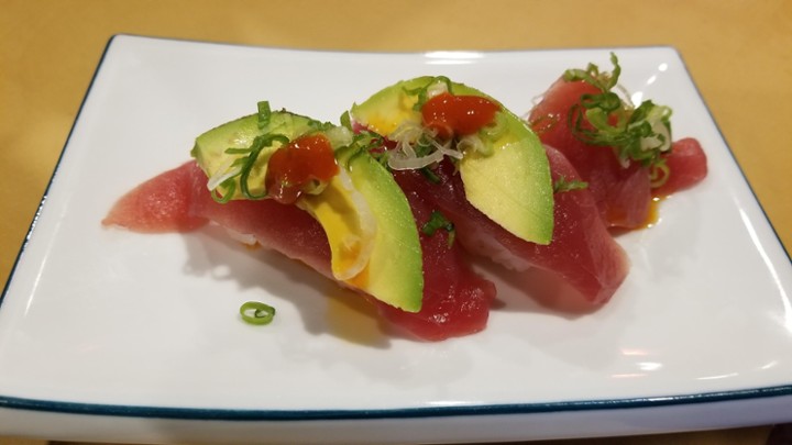 Spicy Tuna (Bluefin Akami) w/ Avocado & Chili Oil Sushi