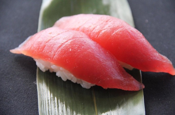 Tuna/Maguro (Yellowfin) Sushi (2pcs)