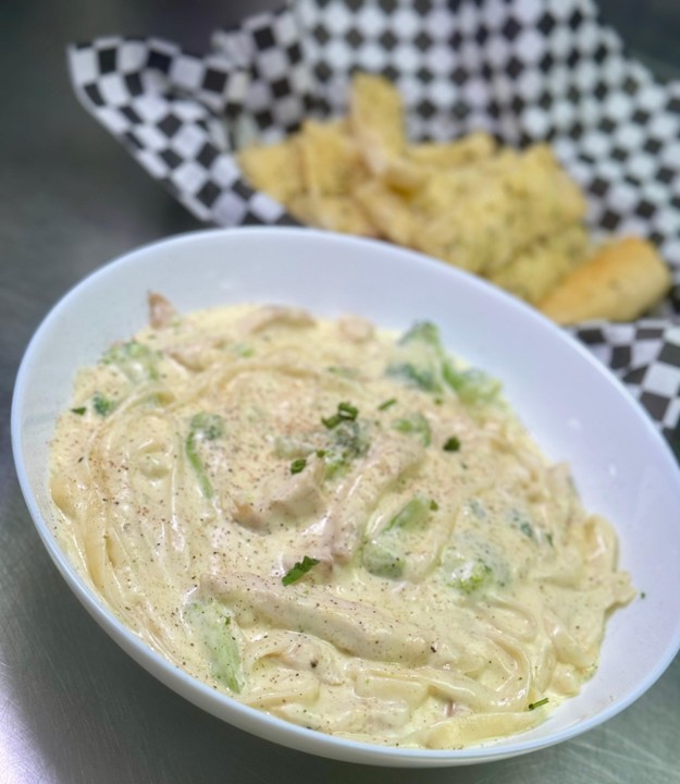 Chicken & Broccoli Alfredo