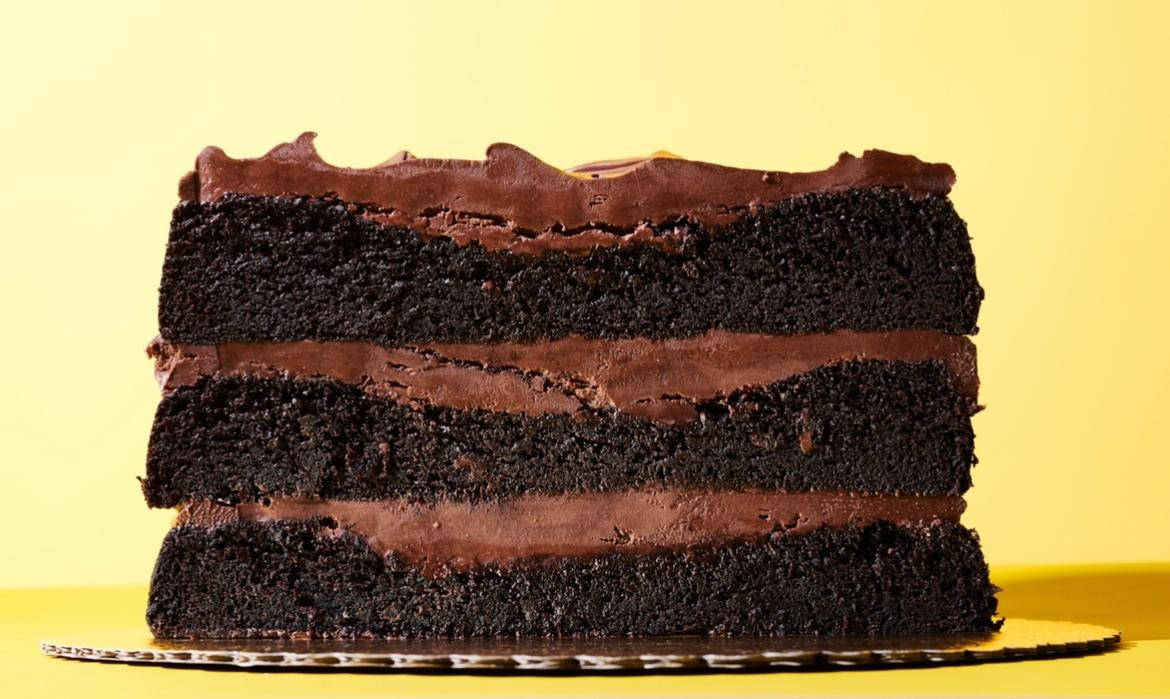 9LB Porter Chocolate Cake *Contains Alcohol - Slice