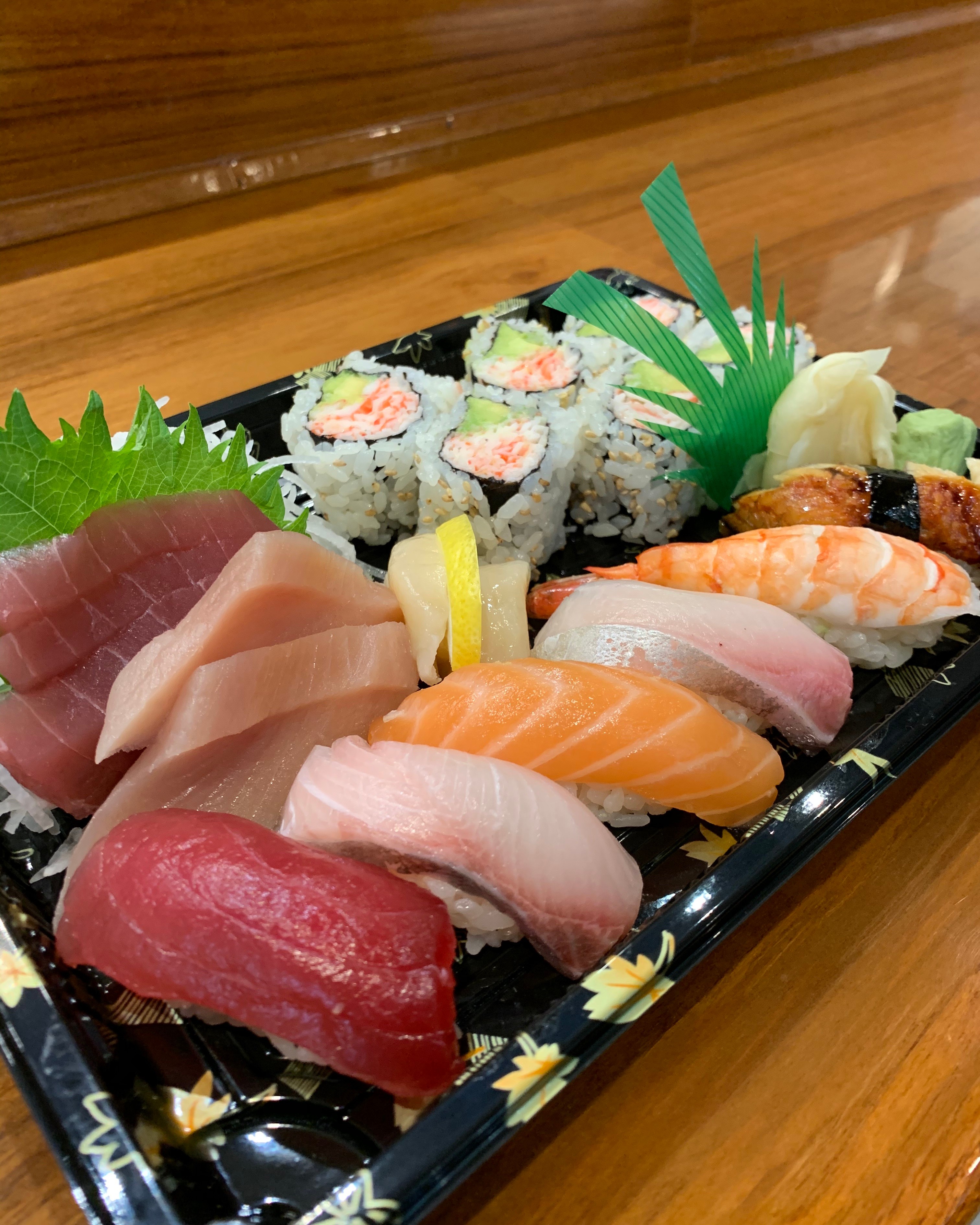 Sushi & Sashimi Platter