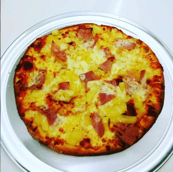 Personal Hawaiian Pizza