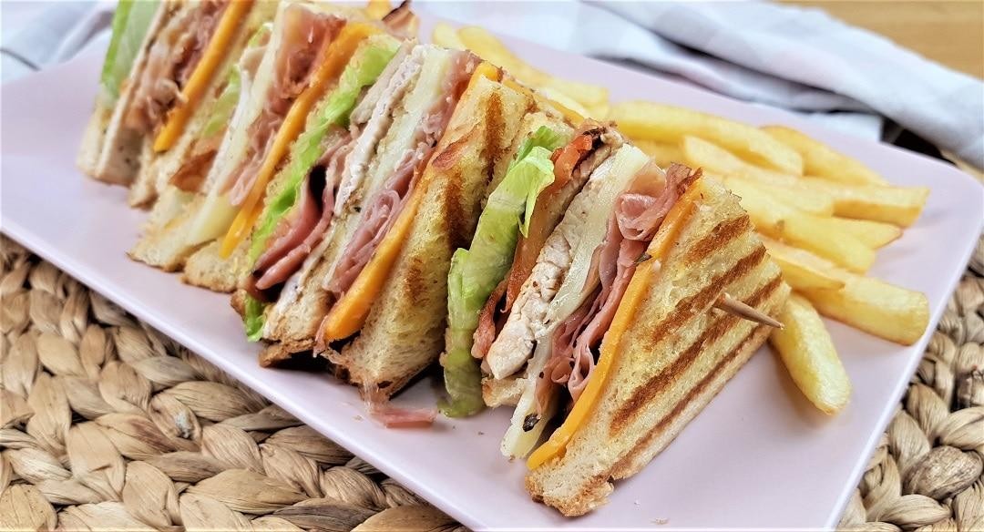 Club Sandwich/ Chicken Club Sandwich