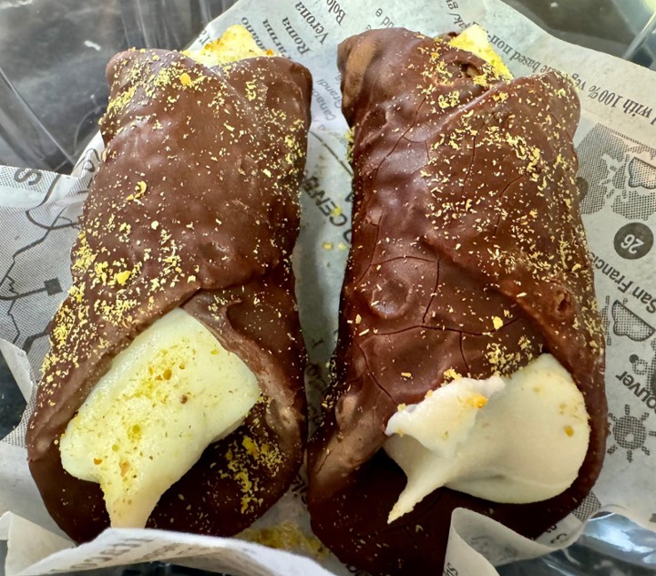 CHOCOLATE CANNOLI