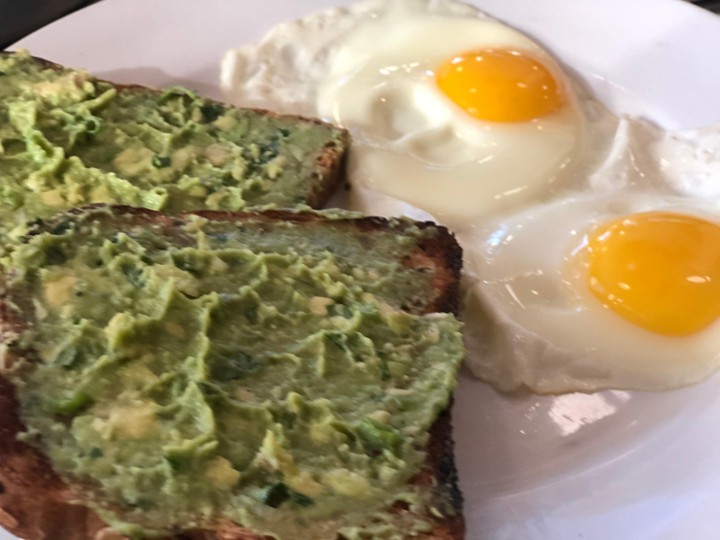 Avocado Toast w Eggs