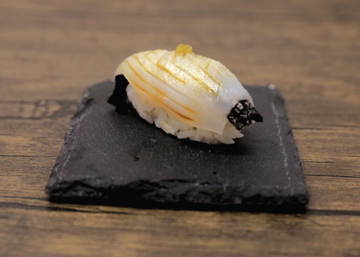 Squid (IKA) Sushi 2 Pc