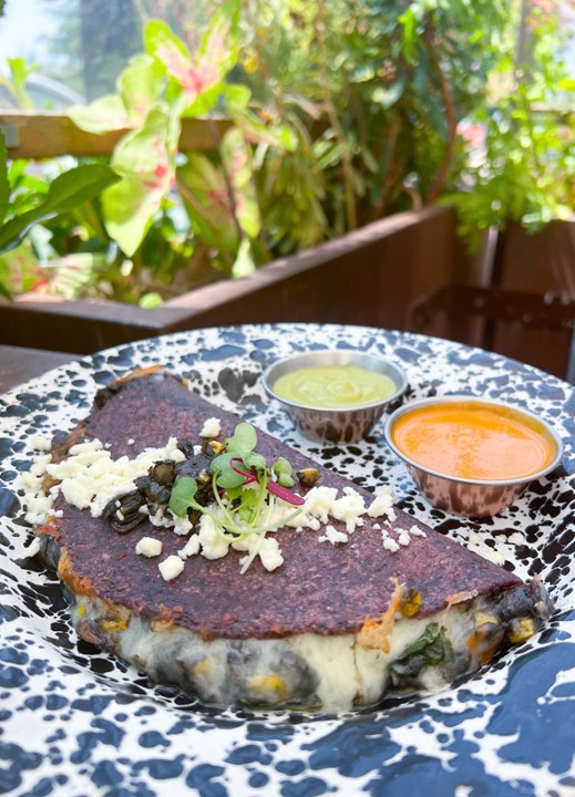 HUITLACOCHE QUESADILLA