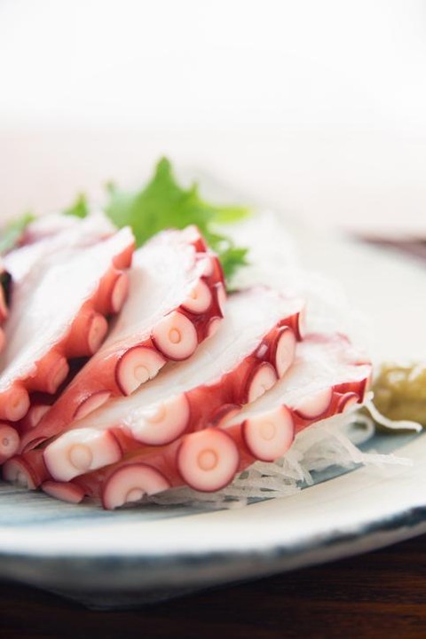 Octopus Sashimi (8pcs)