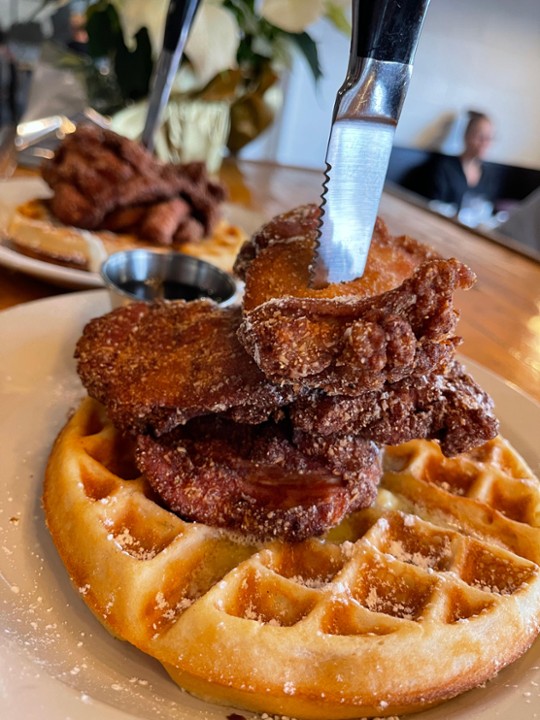 CHICKEN & WAFFLES