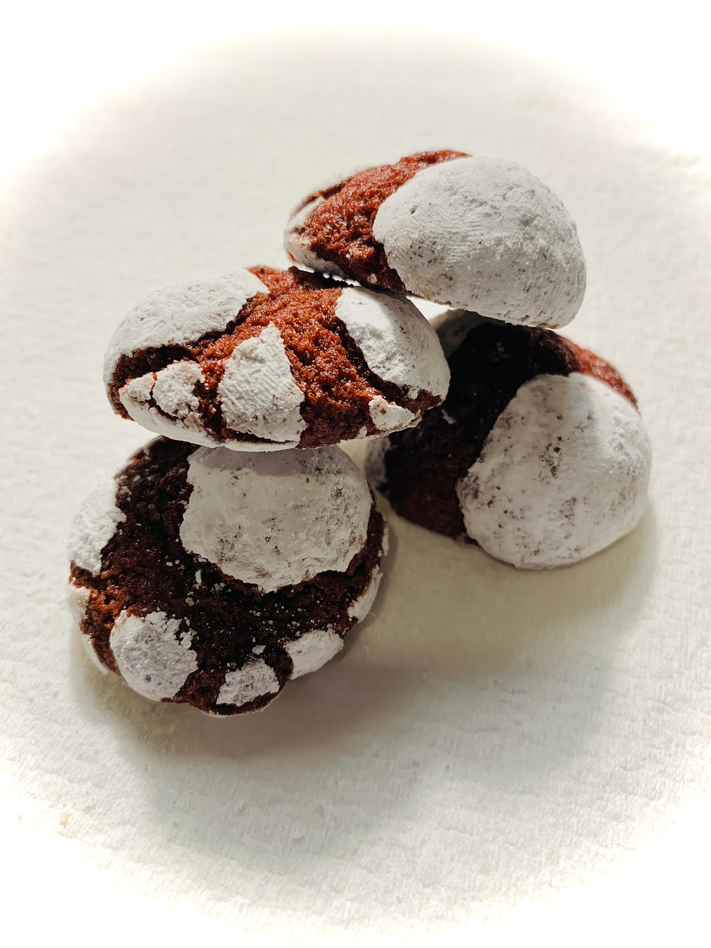 Red Velvet Crackle Cookies