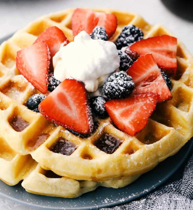 Single Waffle with Berries