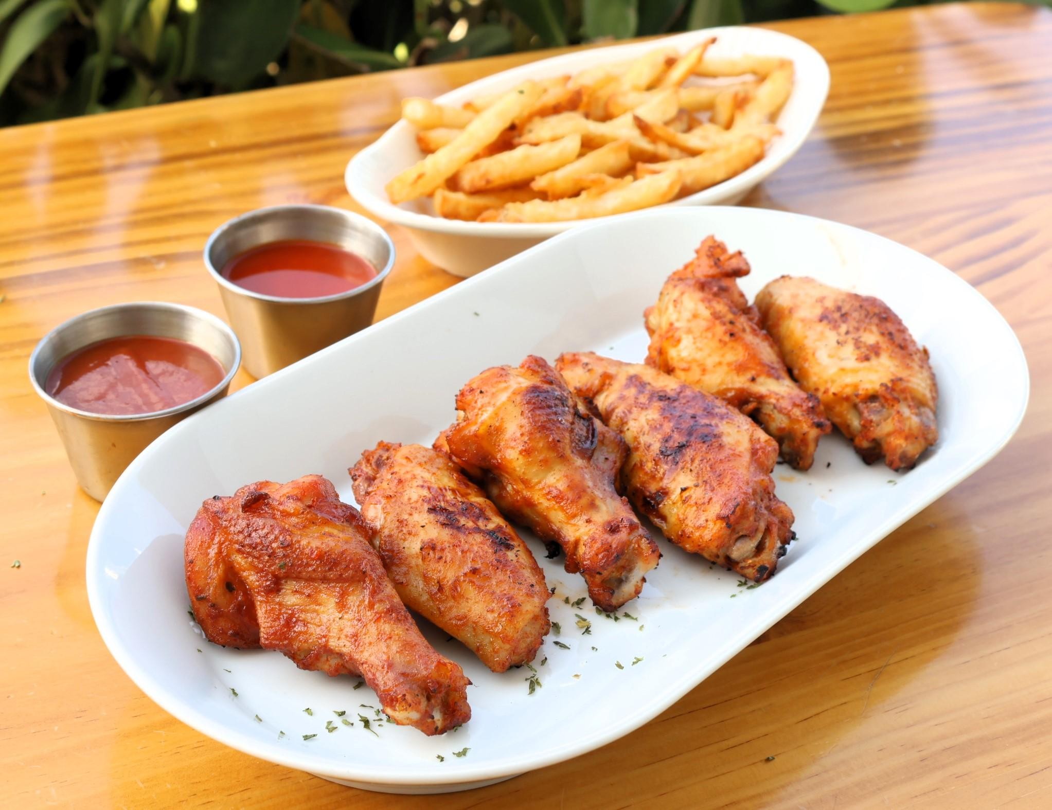 6  Baked Chicken Wings & Fries